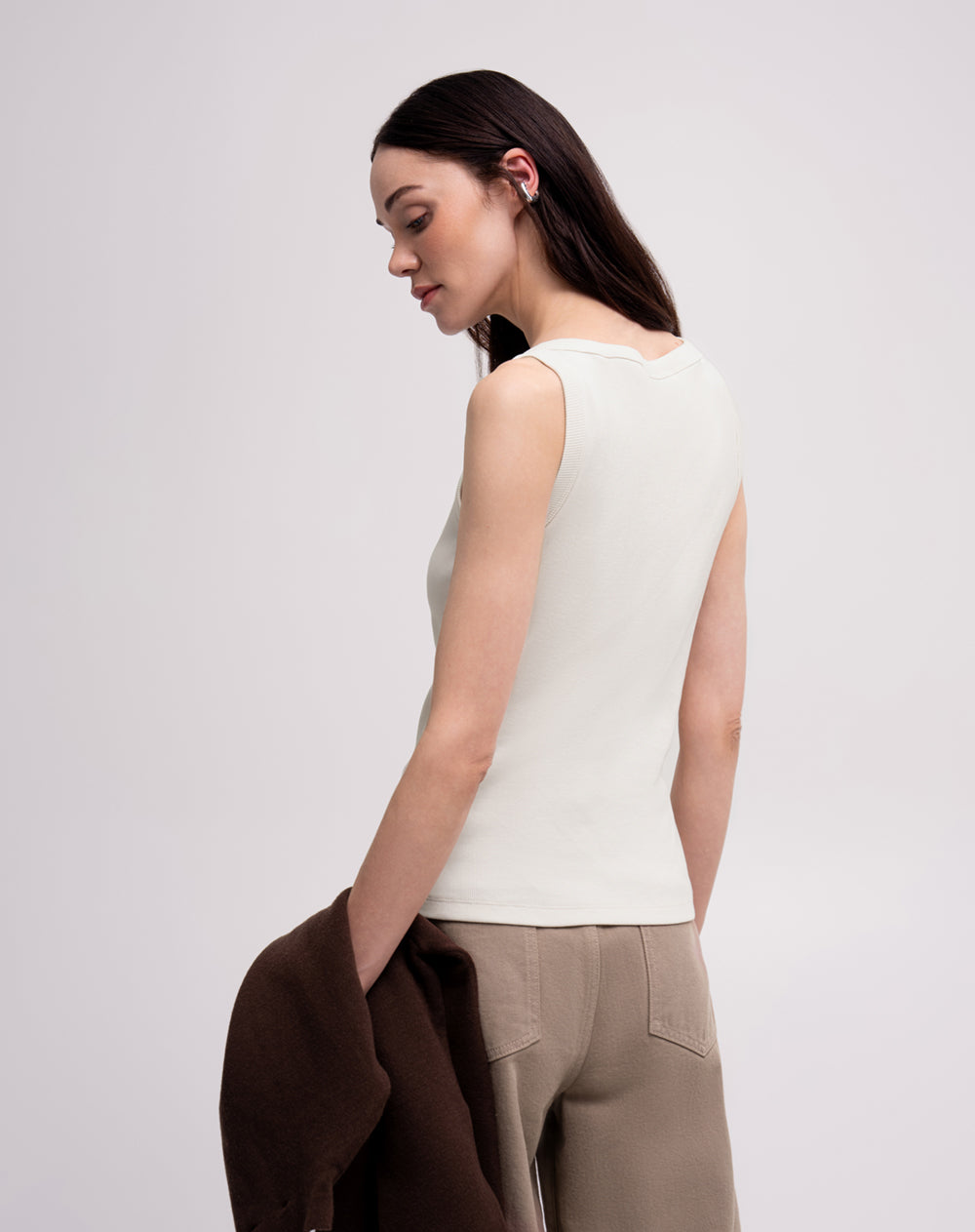 Camiseta cuello bandeja crema mujer