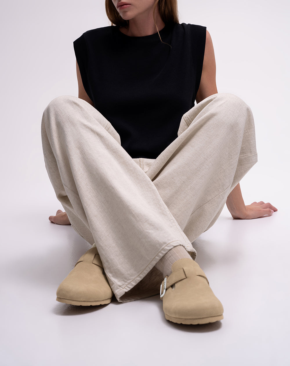 Zuecos tipo clog beige mujer