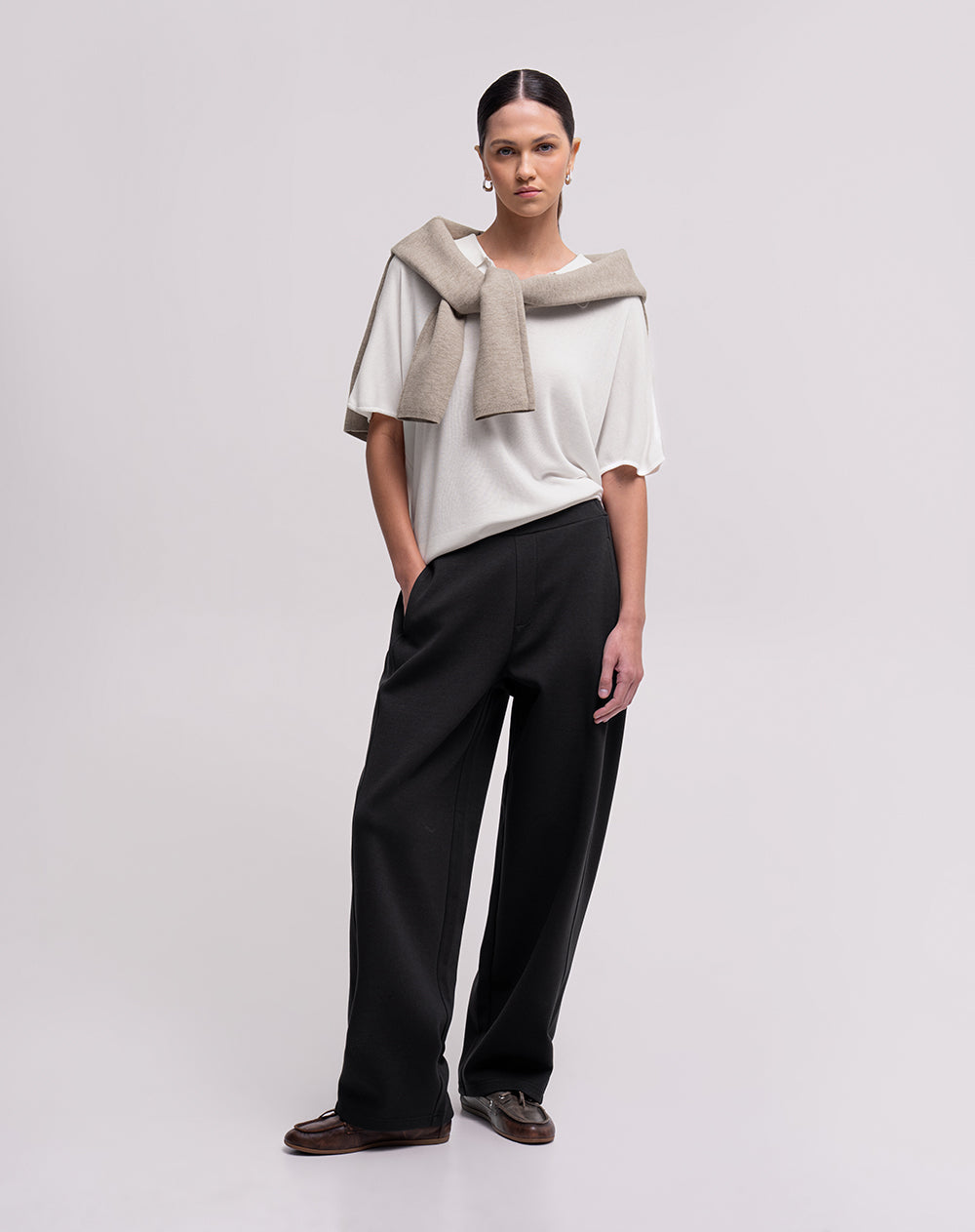 Pantalón confort wide leg tiro medio negro mujer