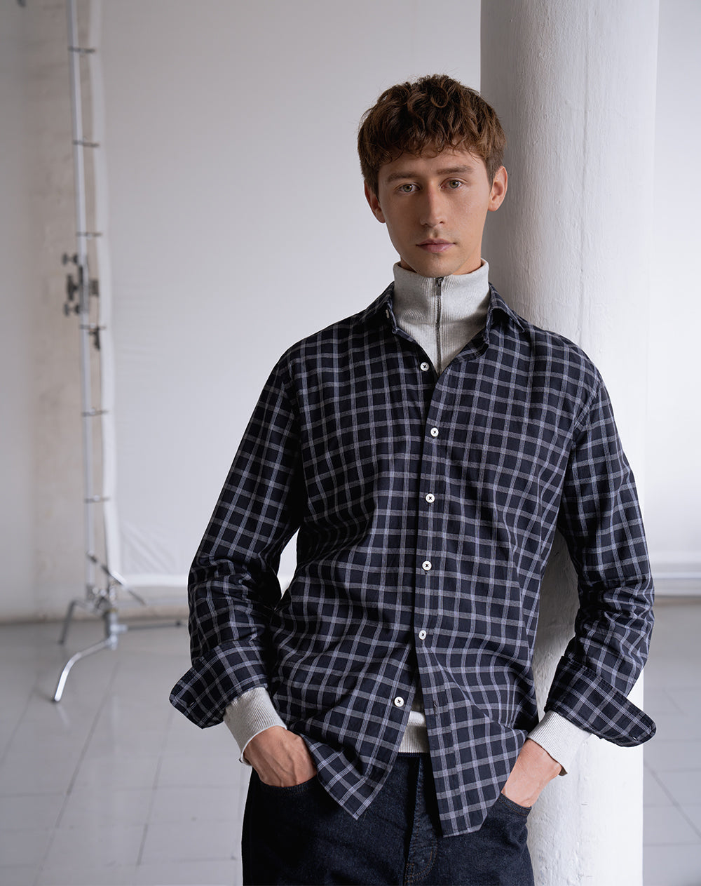 Camisa regular fit manga larga azul con cuadros