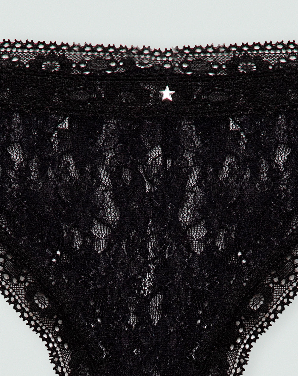 Panty cachetero en encaje negro