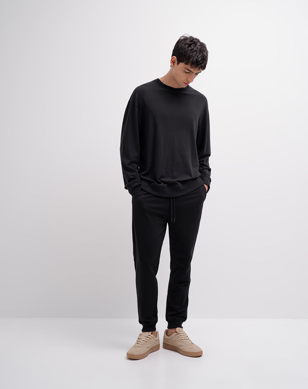 Jogger regular negro hombre
