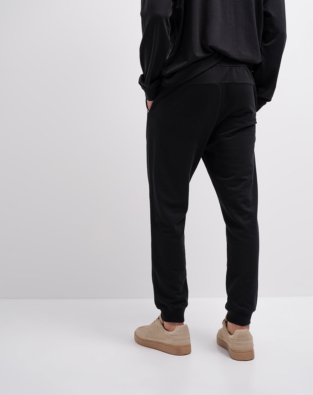 Jogger regular negro hombre