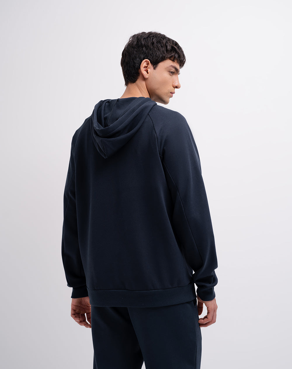 Buzo regular tipo hoddie azul hombre