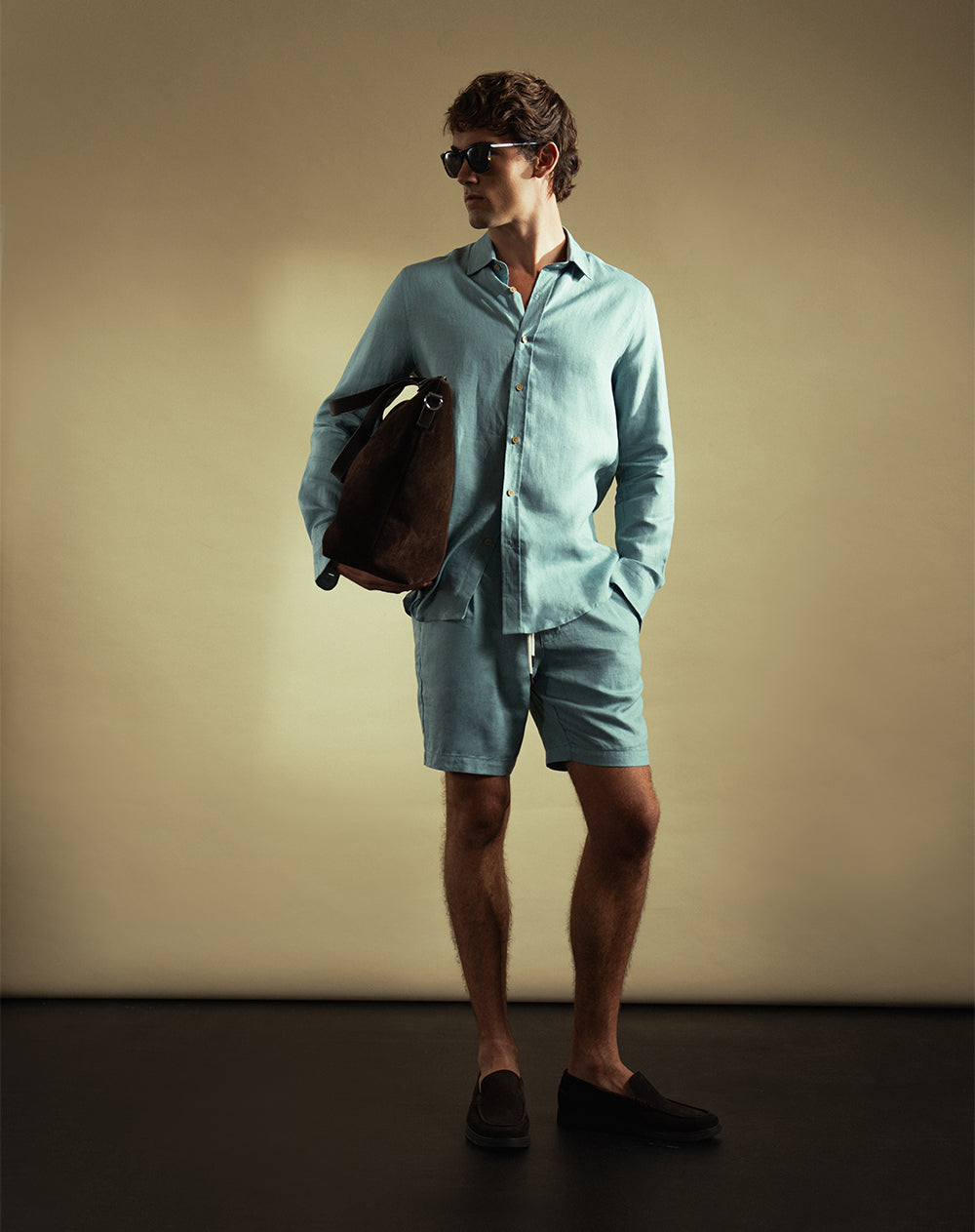 Bermuda regular fit en lino azul