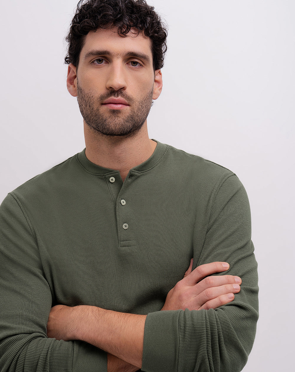 Camibuzo regular verde hombre