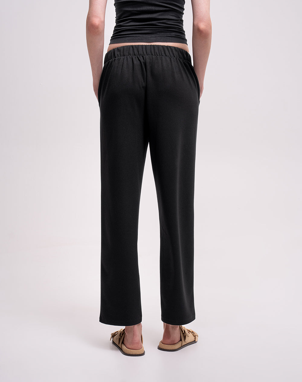 Pantalón confort recto tiro medio tacto suave negro mujer