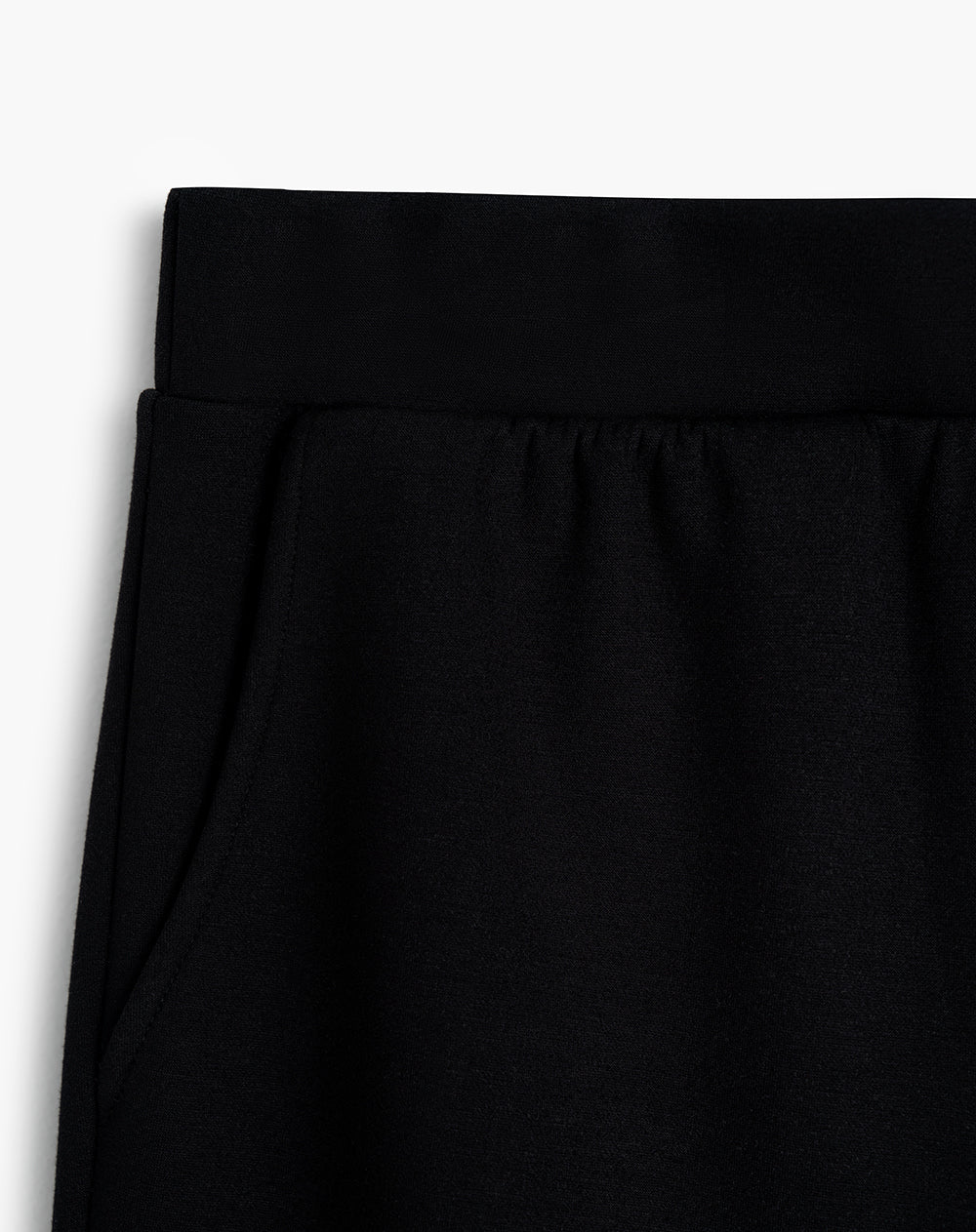 Pantalón recto tiro medio tacto suave negro mujer
