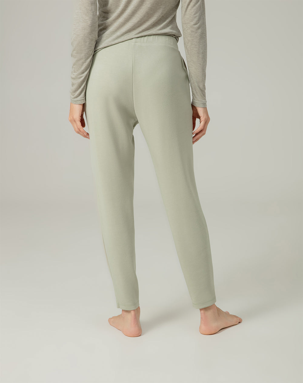 Jogger tiro alto verde claro mujer