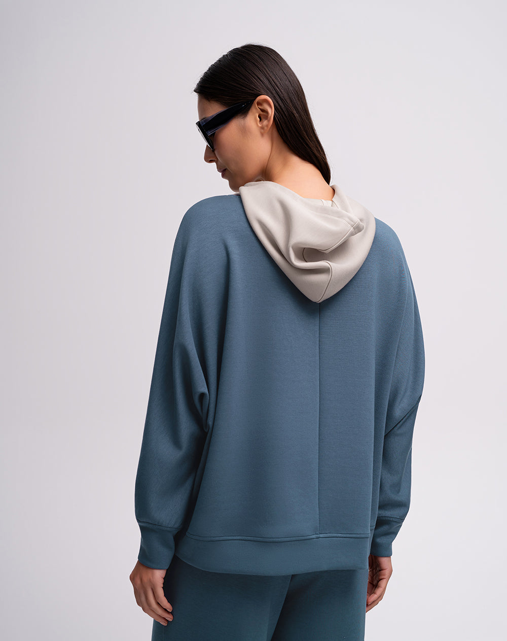 Buzo relaxed fit azul