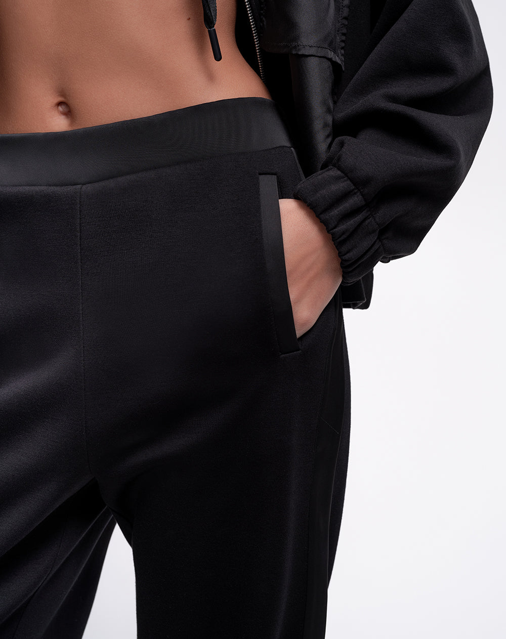 Pantalón confort tiro medio tacto suave negro mujer