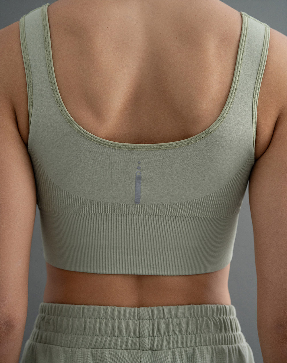 Top deportivo soporte alto seamless antibacterial verde