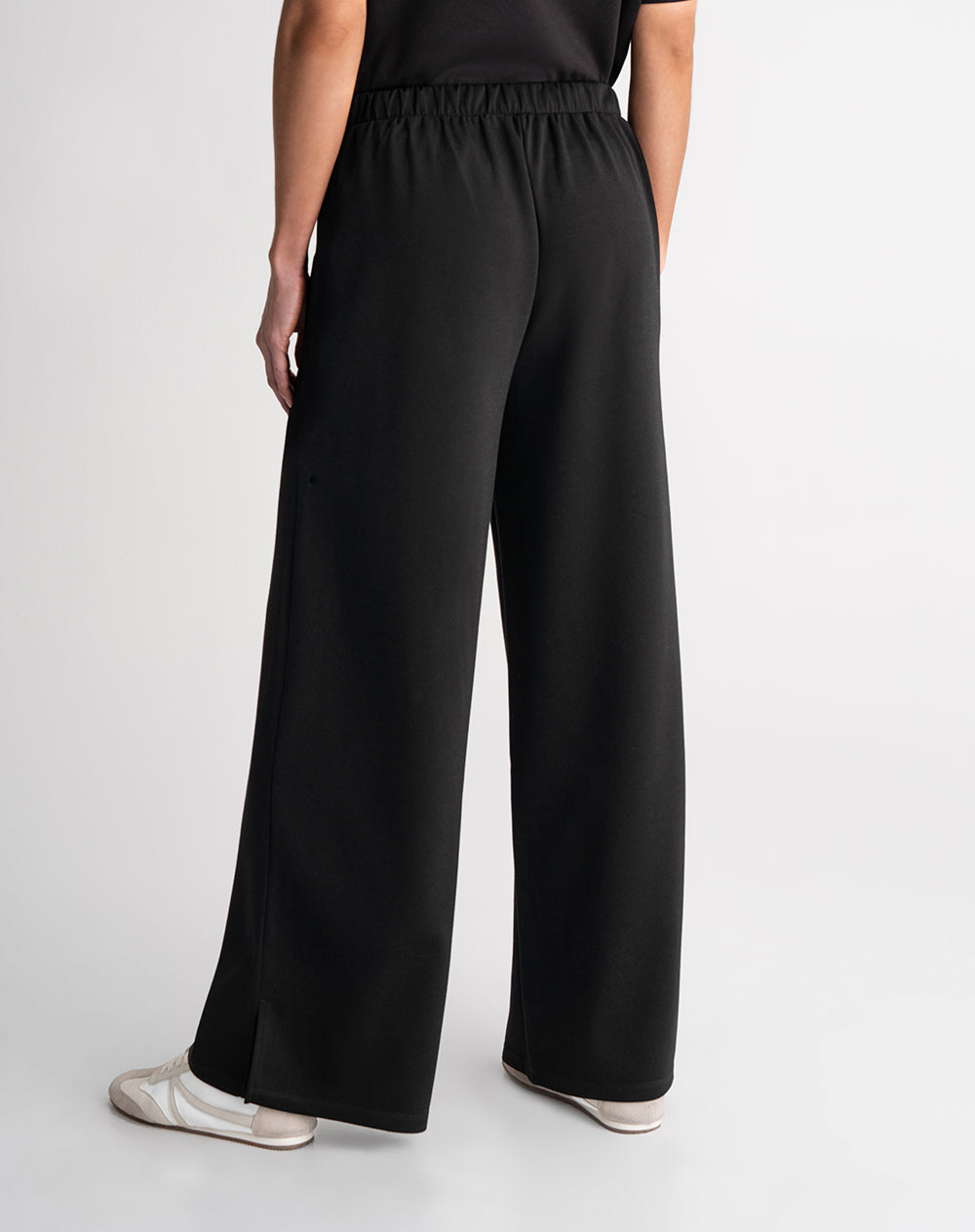 Pantalón recto tiro alto elástico en cintura negro mujer