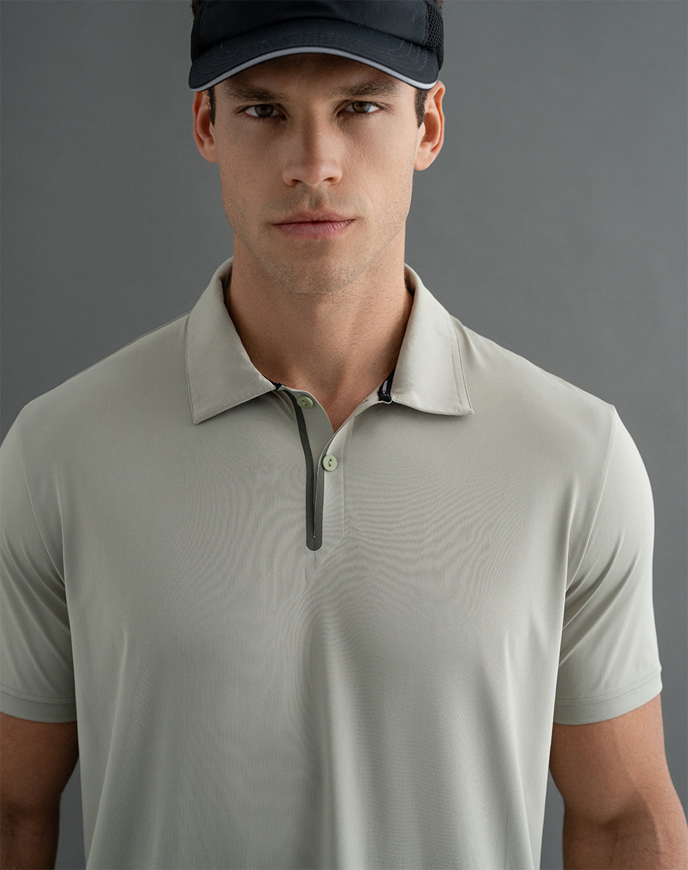 Polo deportiva hombre control humedad verde