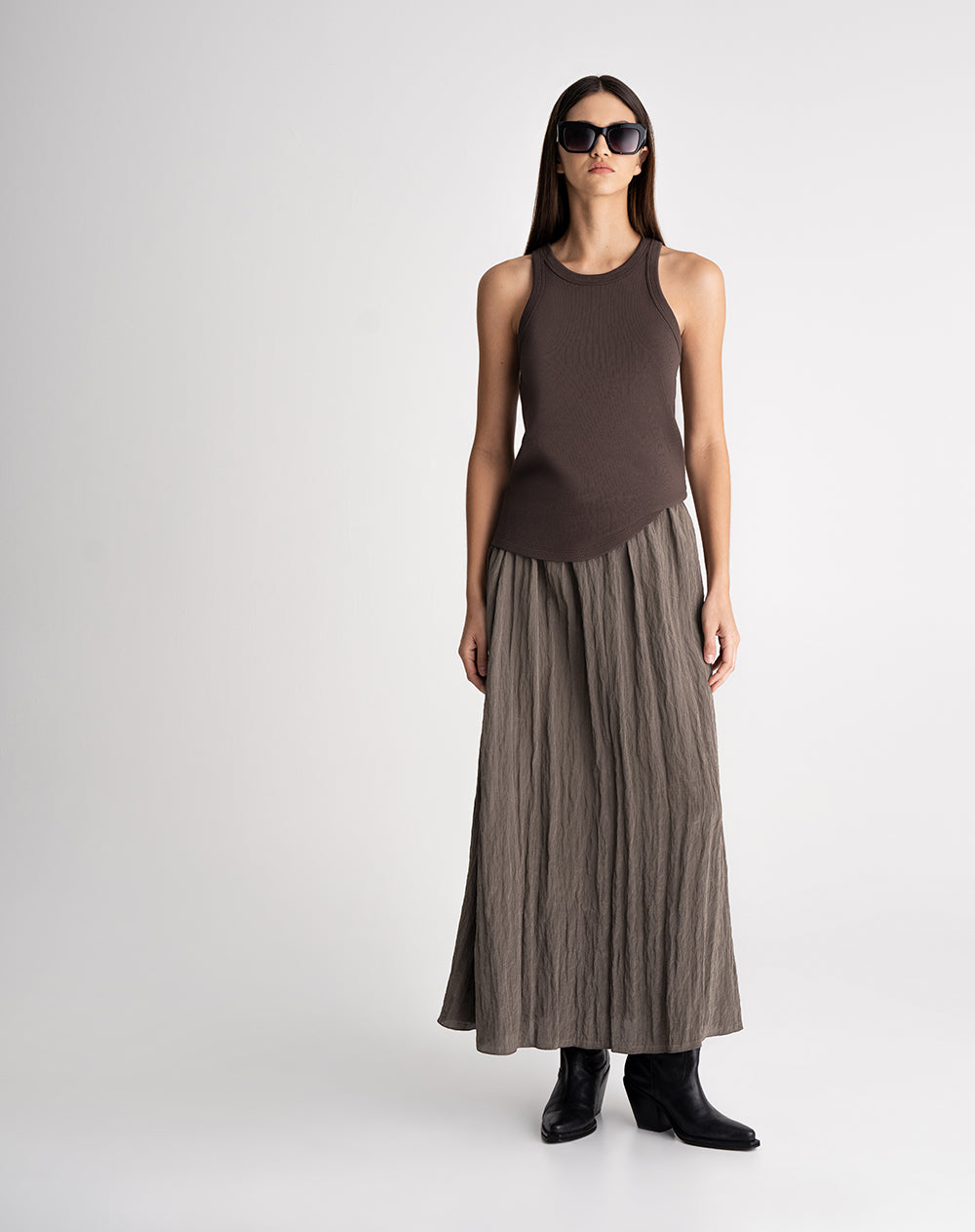 Falda larga tiro alto efecto arrugado café mujer