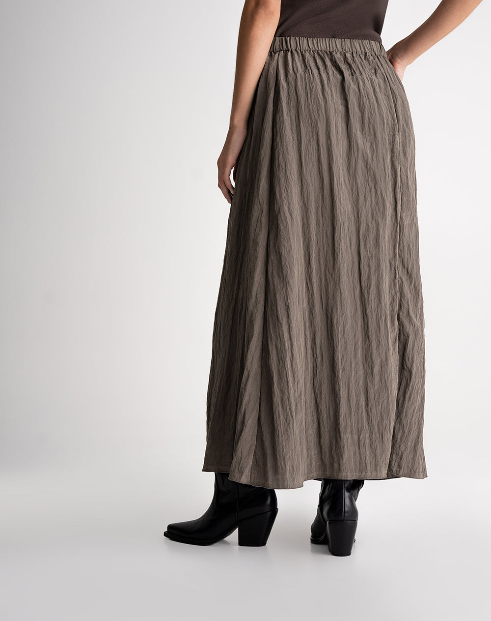 Falda larga tiro alto efecto arrugado café mujer