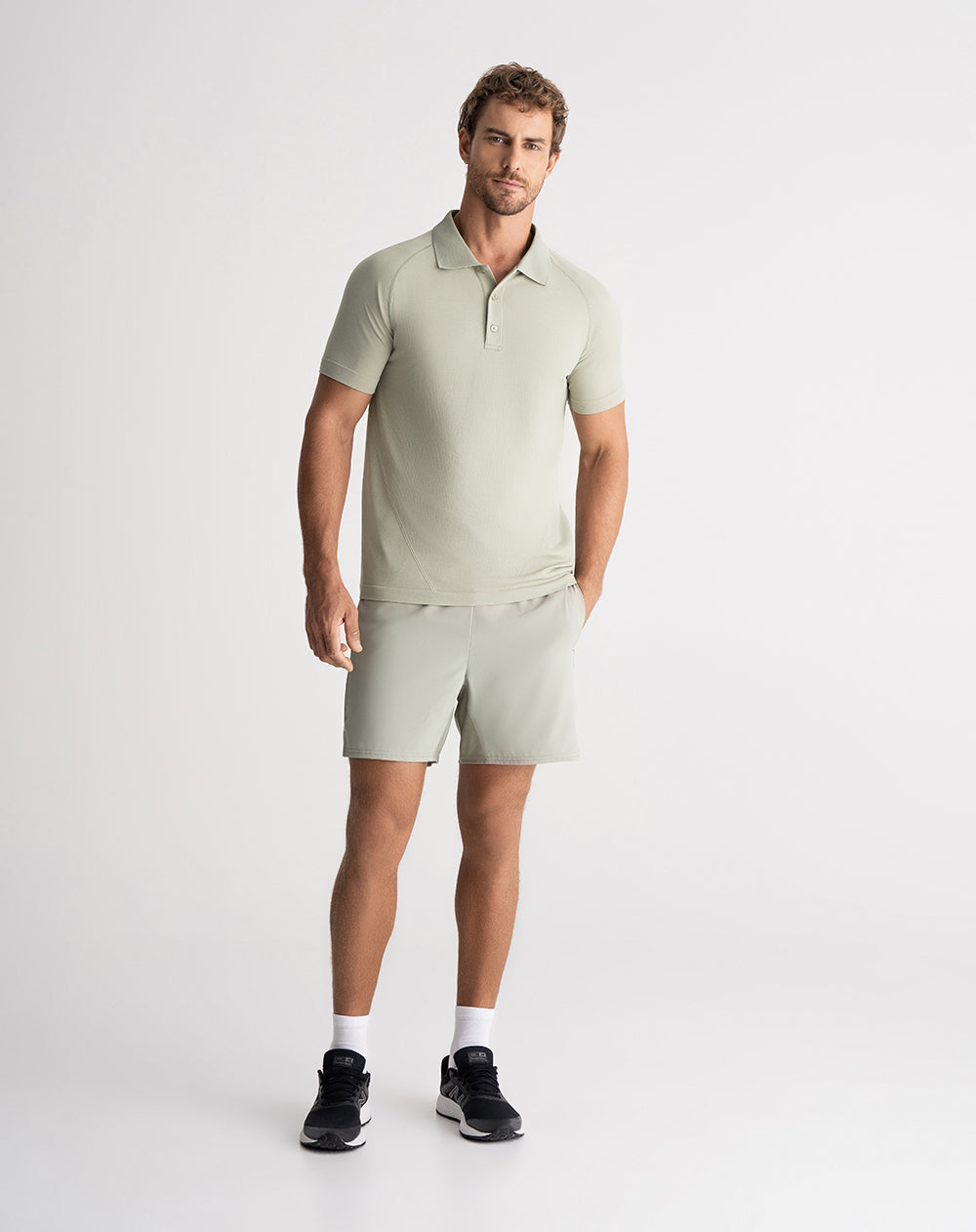 Pantaloneta deportiva malla interna verde para hombre