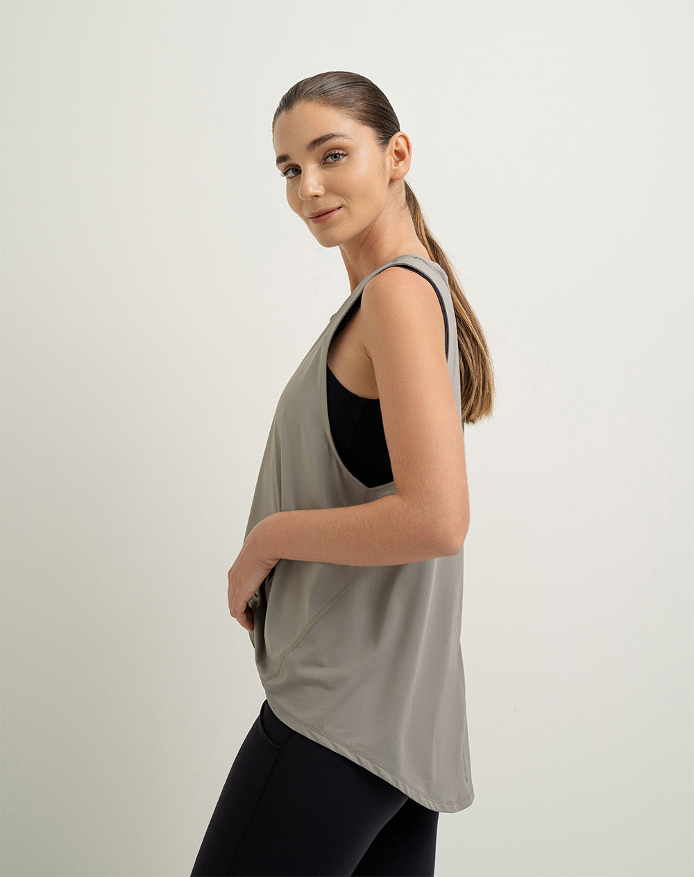 Camiseta esqueleto deportiva mujer control humedad café