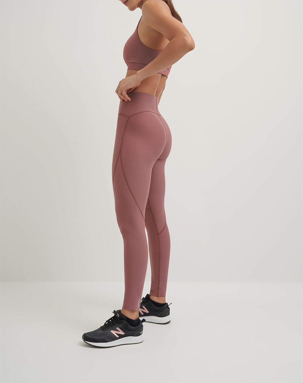 Legging deportivo control abdomen vino tinto mujer