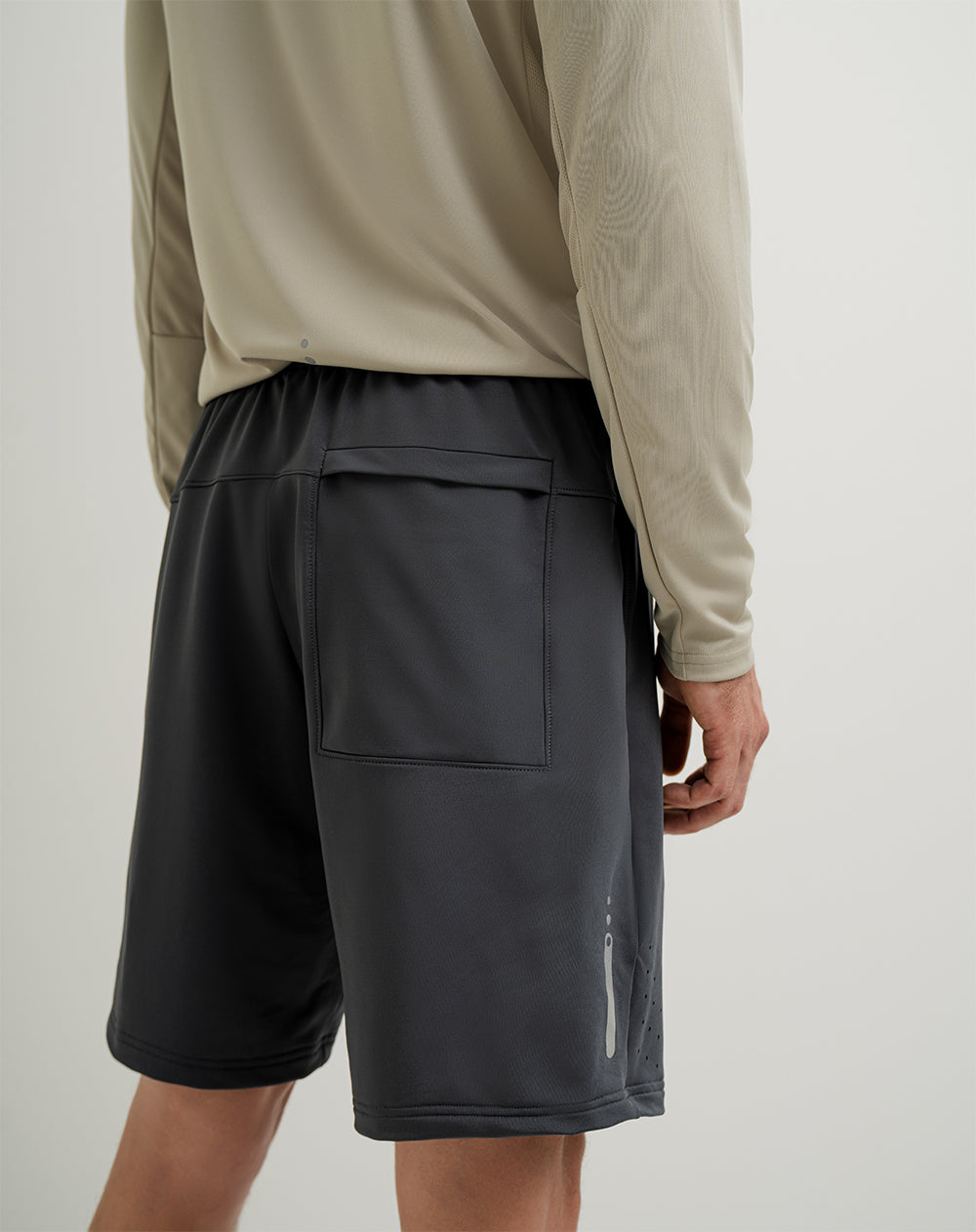 Pantaloneta deportiva antibacterial gris hombre