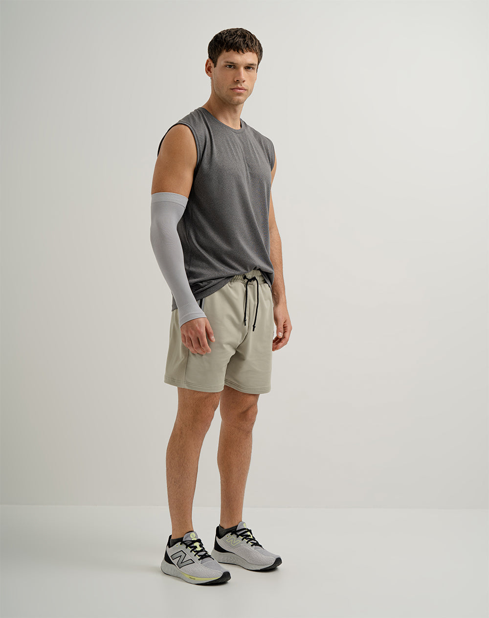 Pantaloneta deportiva control humedad verde hombre