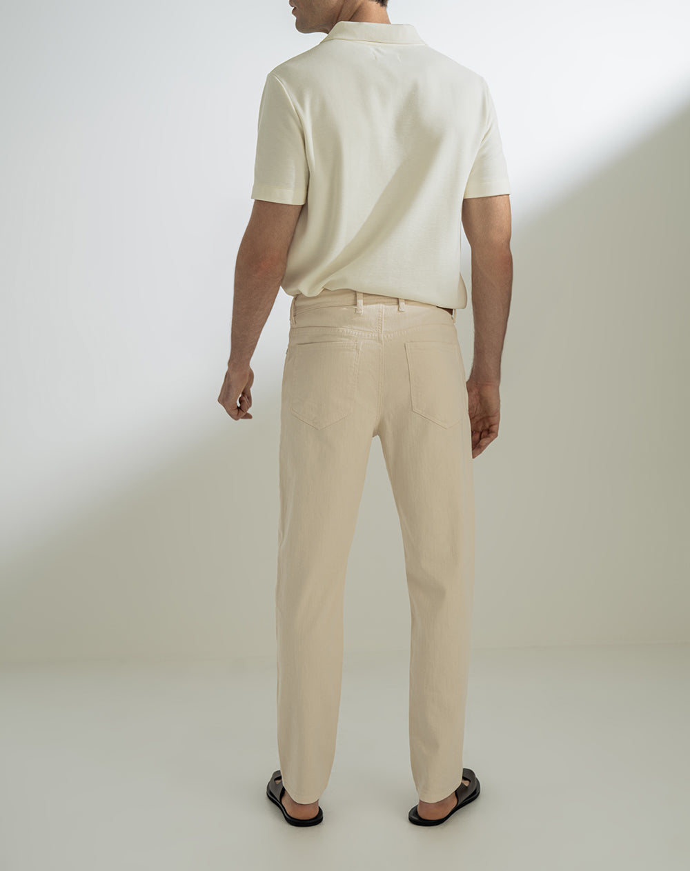 Pantalón regular denim crudo hombre