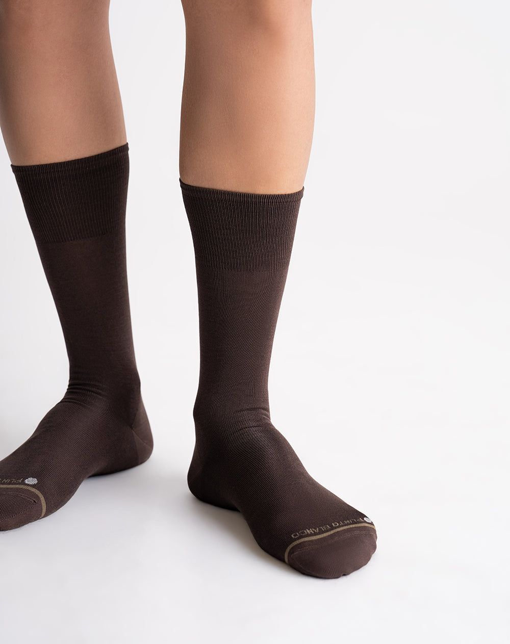 Medias hombre largas casuales café