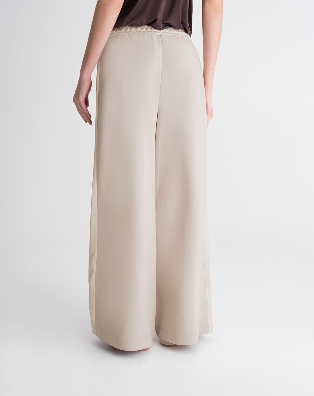 Pantalón holgado tiro alto tacto suave caqui mujer