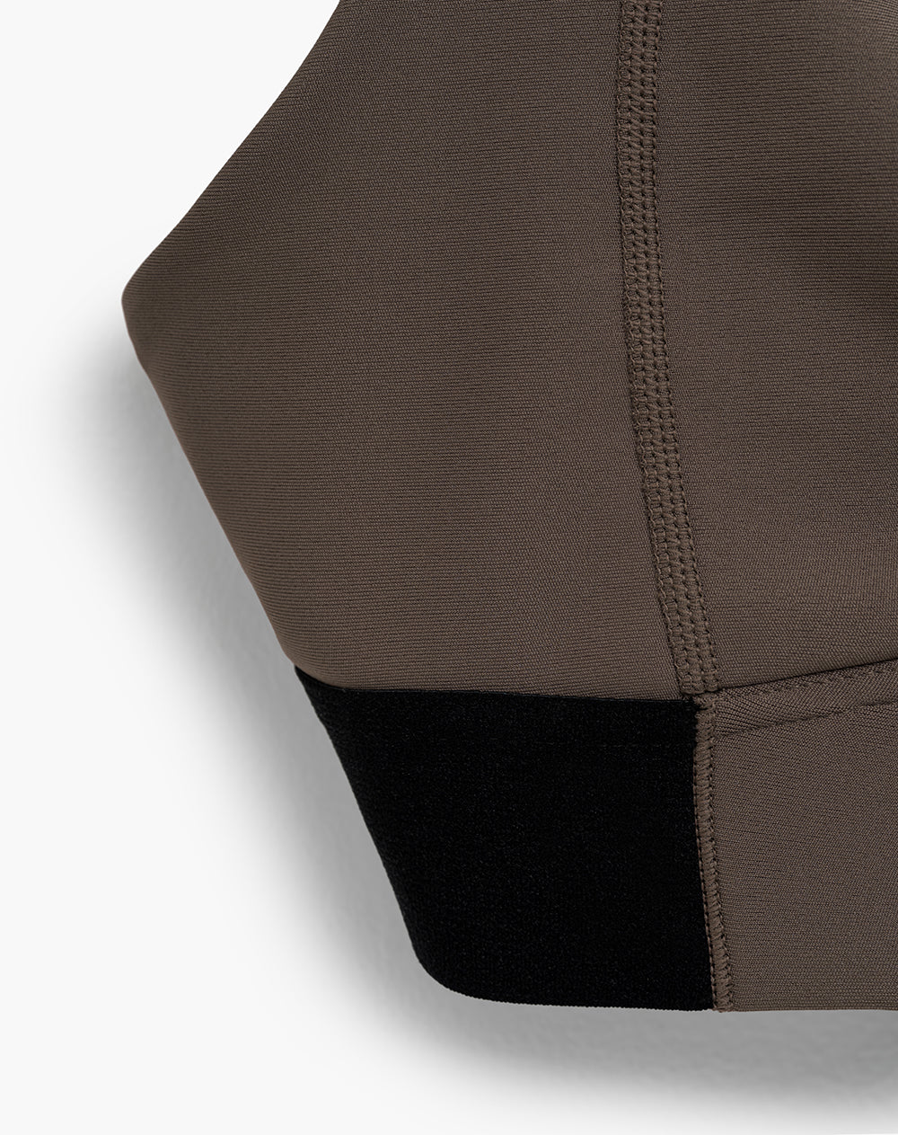 Top en tiras delgadas soporte bajo cafe