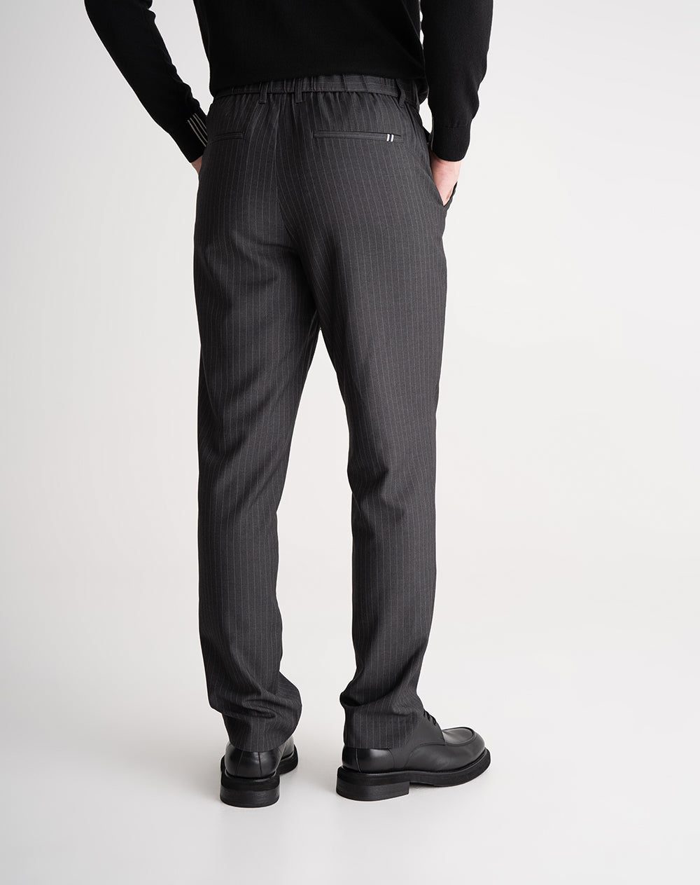 Pantalón recto elástico en cintura gris hombre