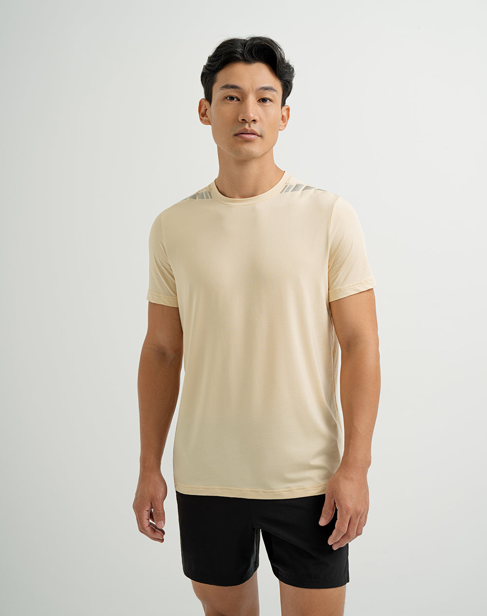 Camiseta deportiva hombre control humedad amarilla