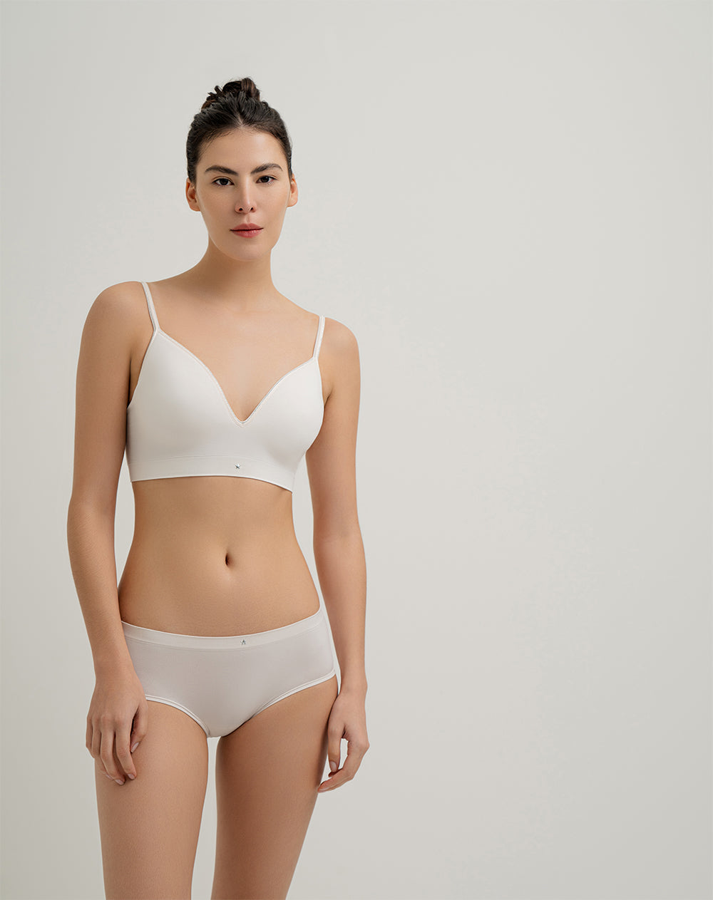 Top soporte medio prehormado sin arco vainilla