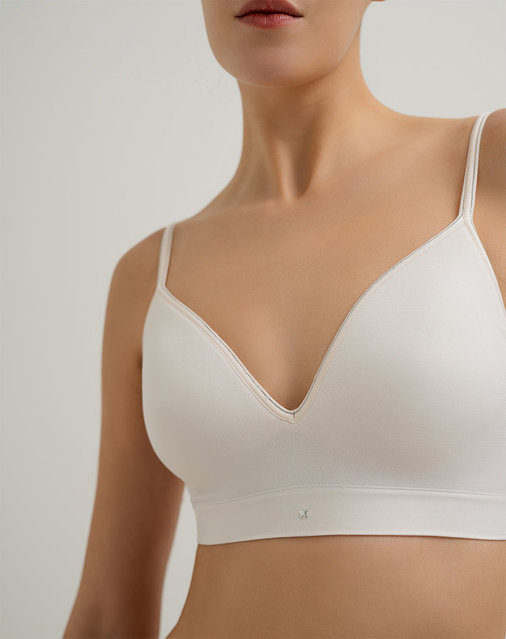 Top soporte medio prehormado sin arco vainilla