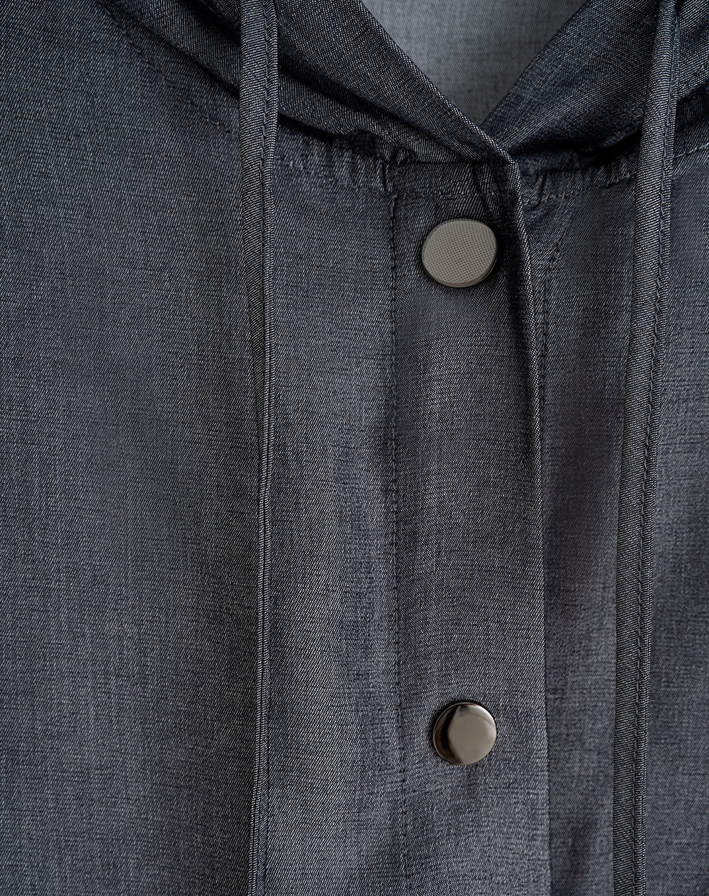 Chaqueta liviana con capucha gris mujer