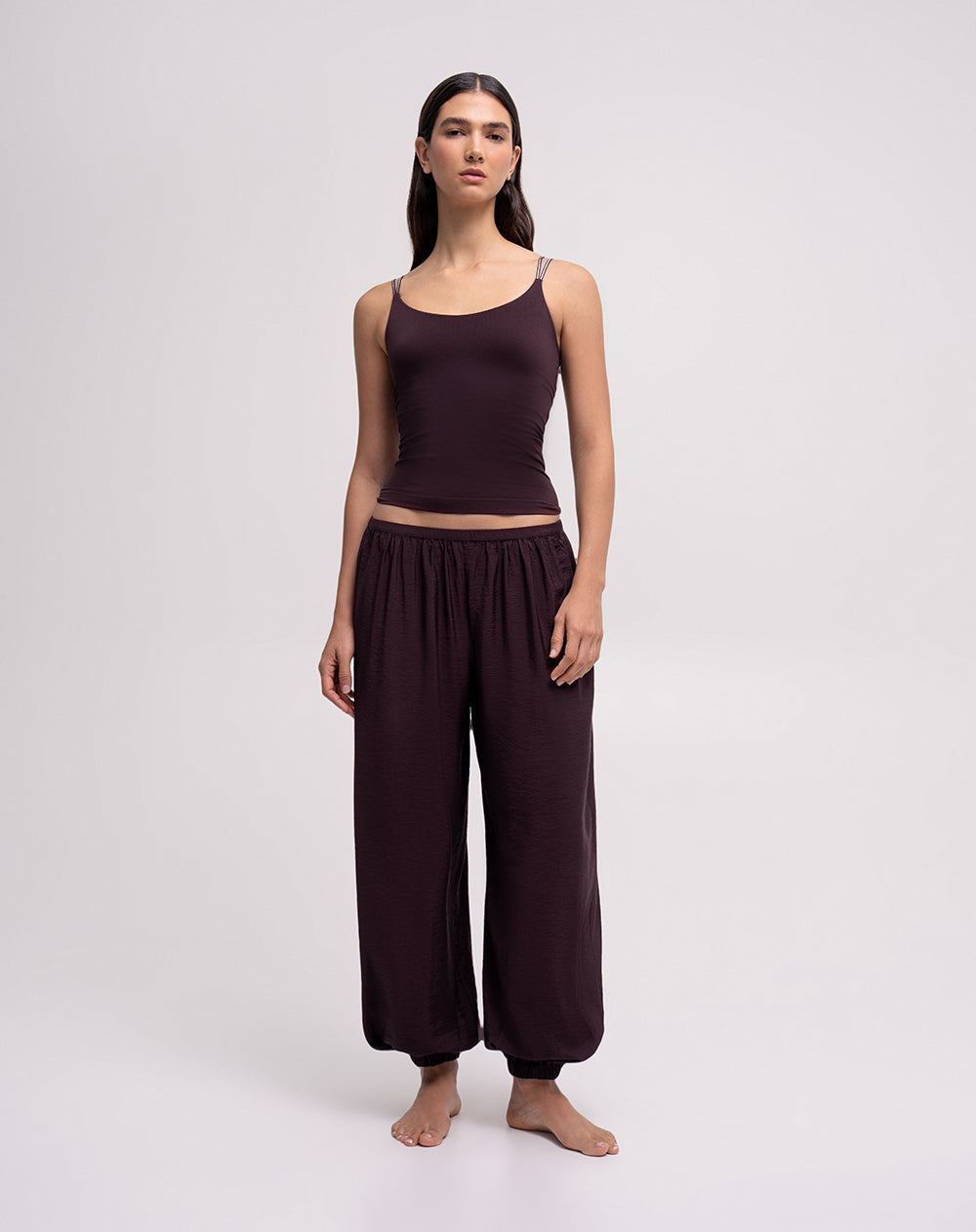 Pantalón balloon bota resortada tiro alto vinotinto mujer