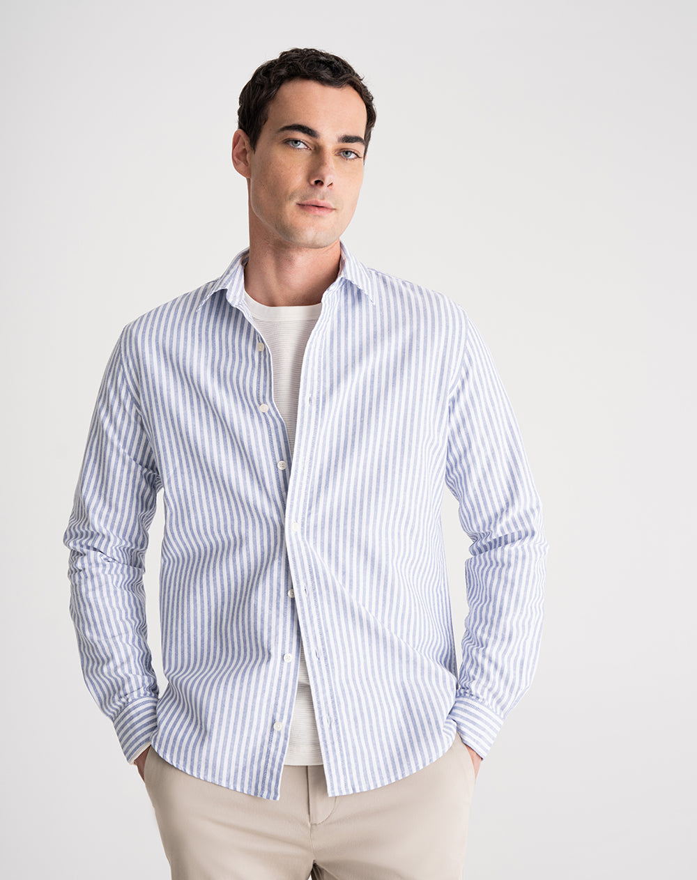 Camisa regular fit manga larga azul con rayas