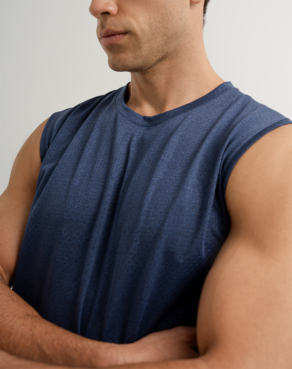 Camisilla deportiva hombre control humedad azul