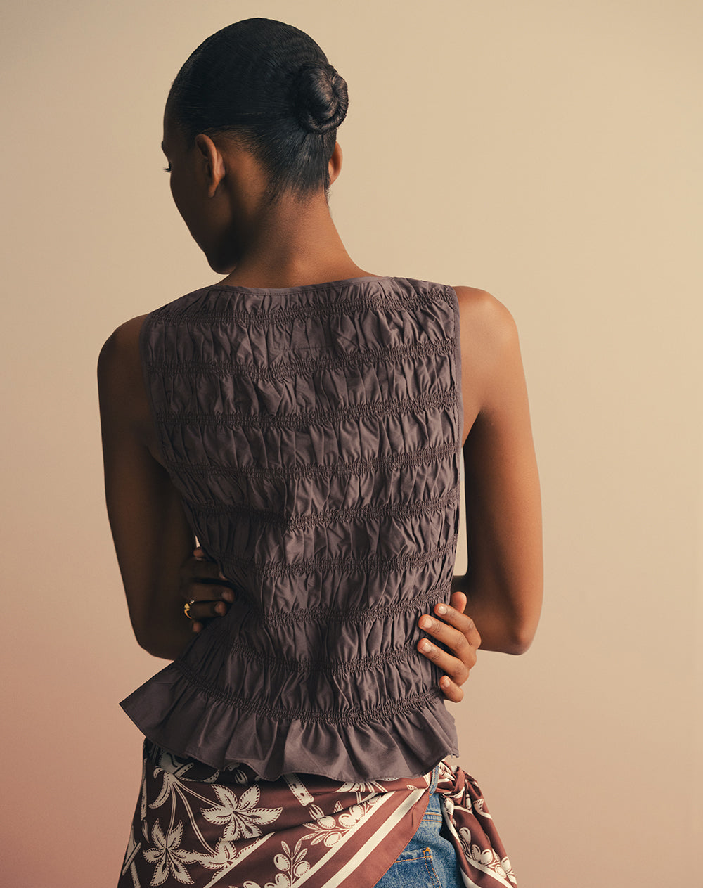 Top tipo bandeja con fruncidos Ana Beliza