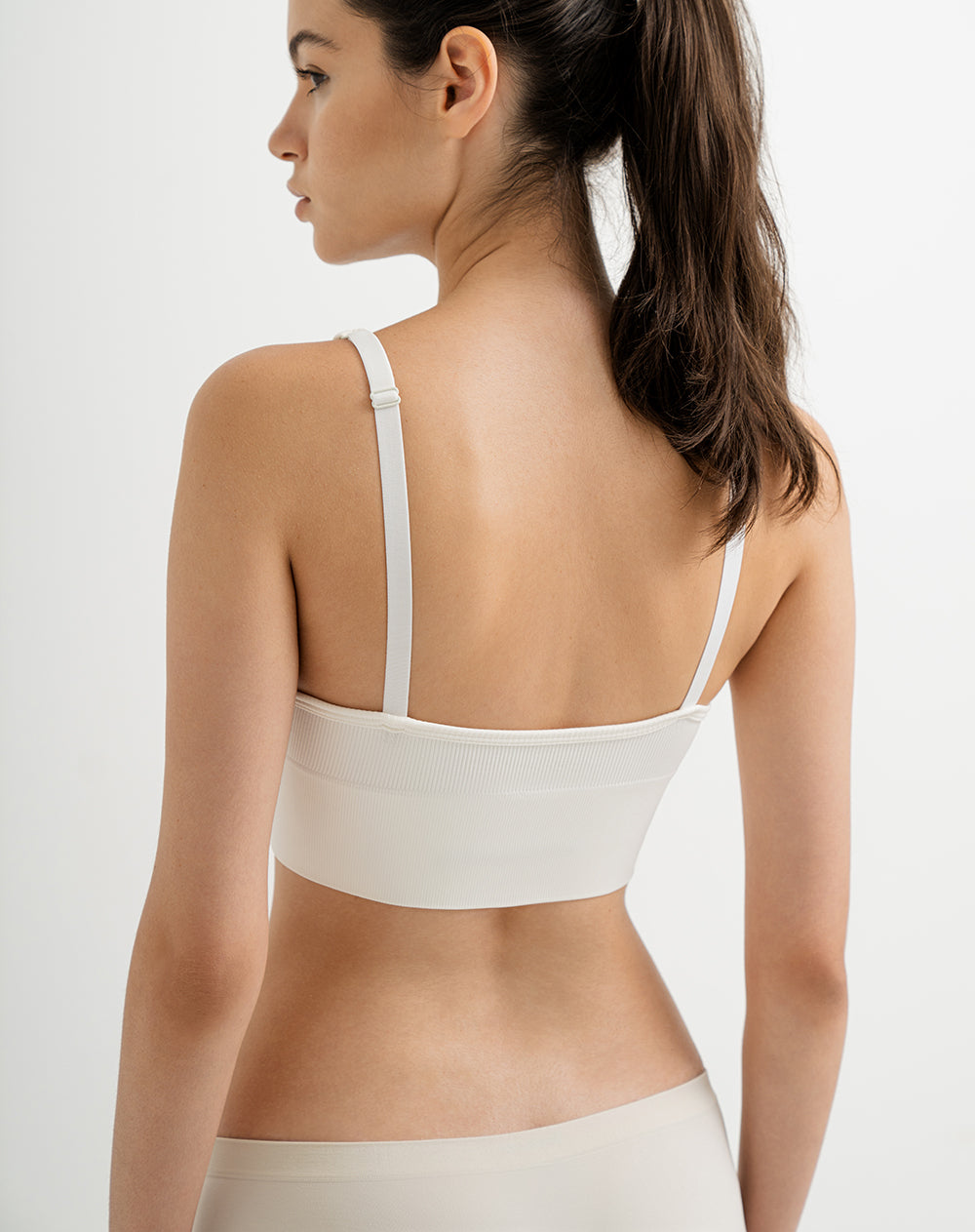 Top en tiras delgadas soporte medio habano