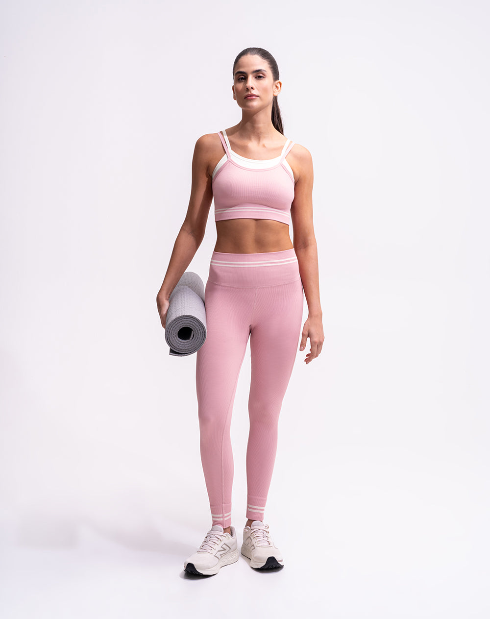 Top en tiras delgadas soporte medio rosado