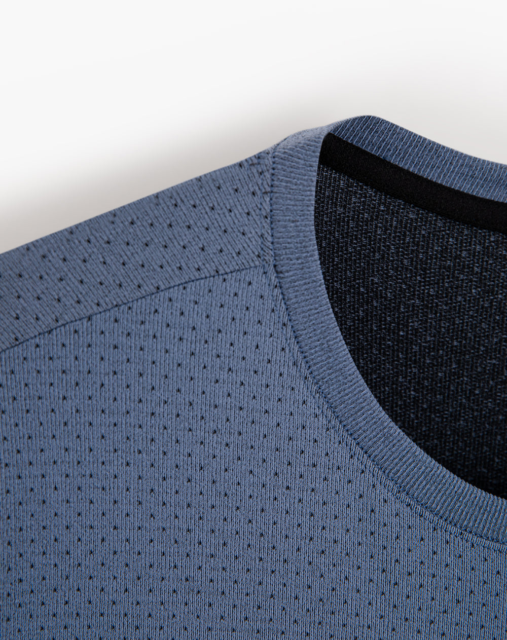 Camiseta deportiva hombre antibacterial azul