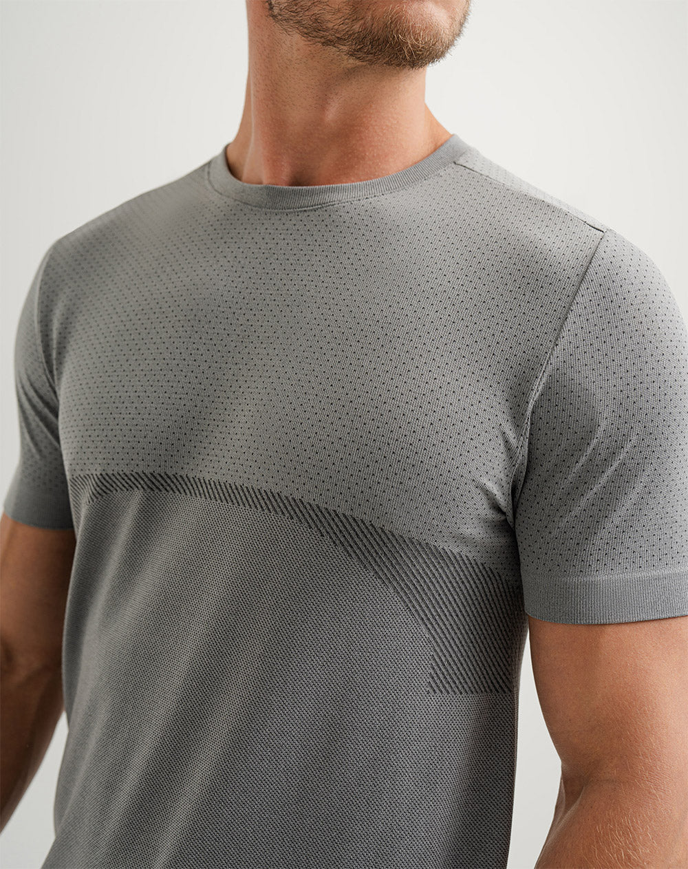 Camiseta deportiva antibacterial gris hombre