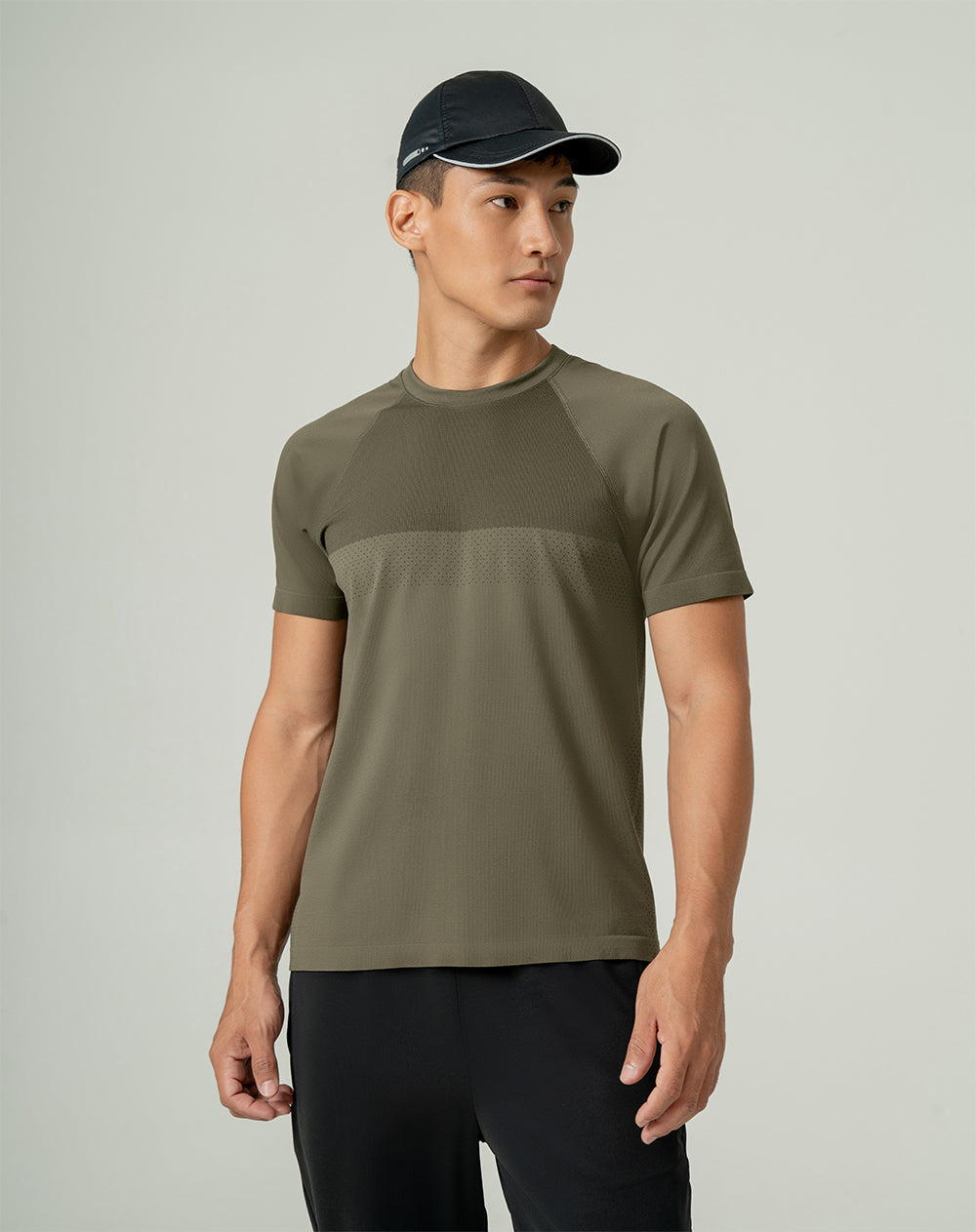 Camiseta deportiva hombre antibacterial verde militar