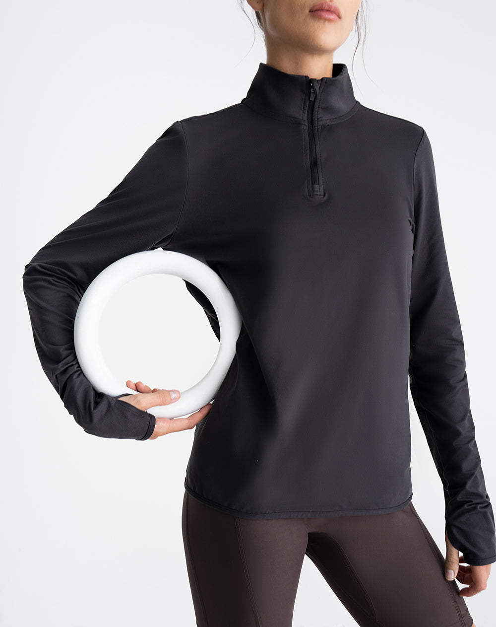 Camiseta regular fit manga larga negra