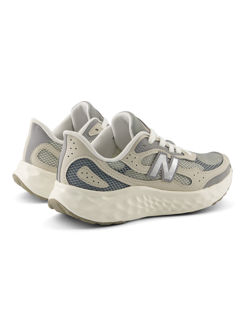 Tenis deportivos New Balance gris mujer
