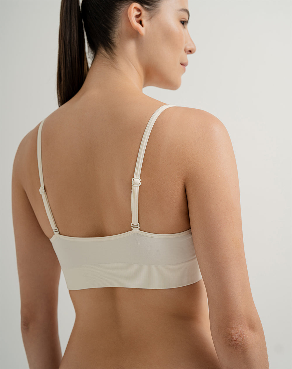 Top soporte medio seamless cargaderas graduables vainilla