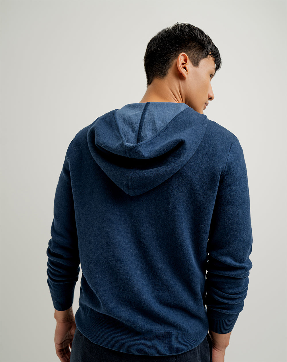 Buzo semi ajustado algodón azul hombre