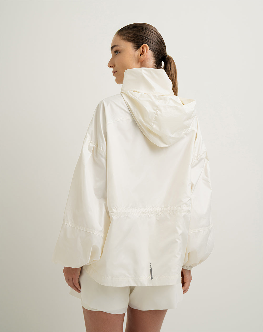 Chaqueta rompevientos oversize habana mujer