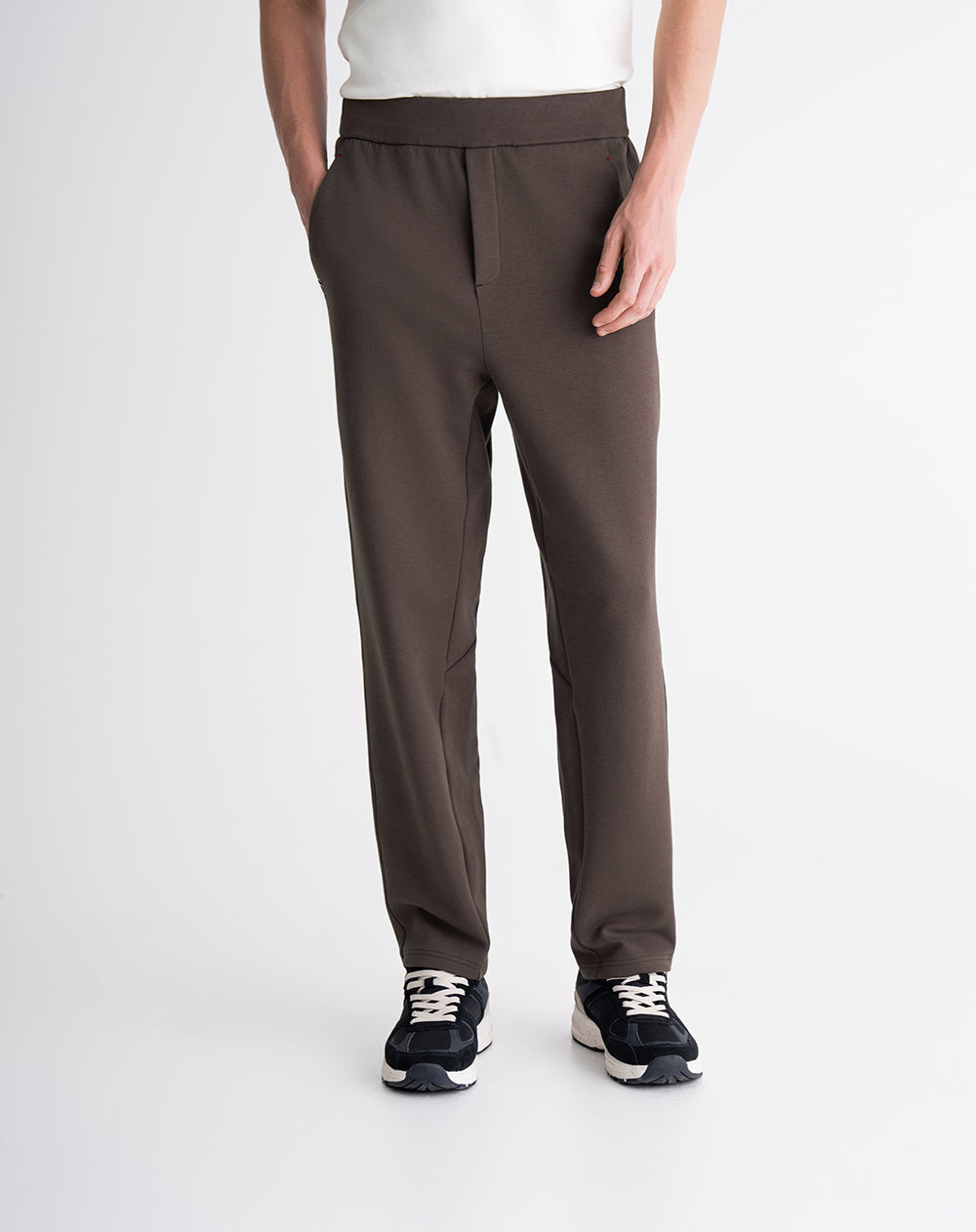 Jogger regular fit tiro medio cafe
