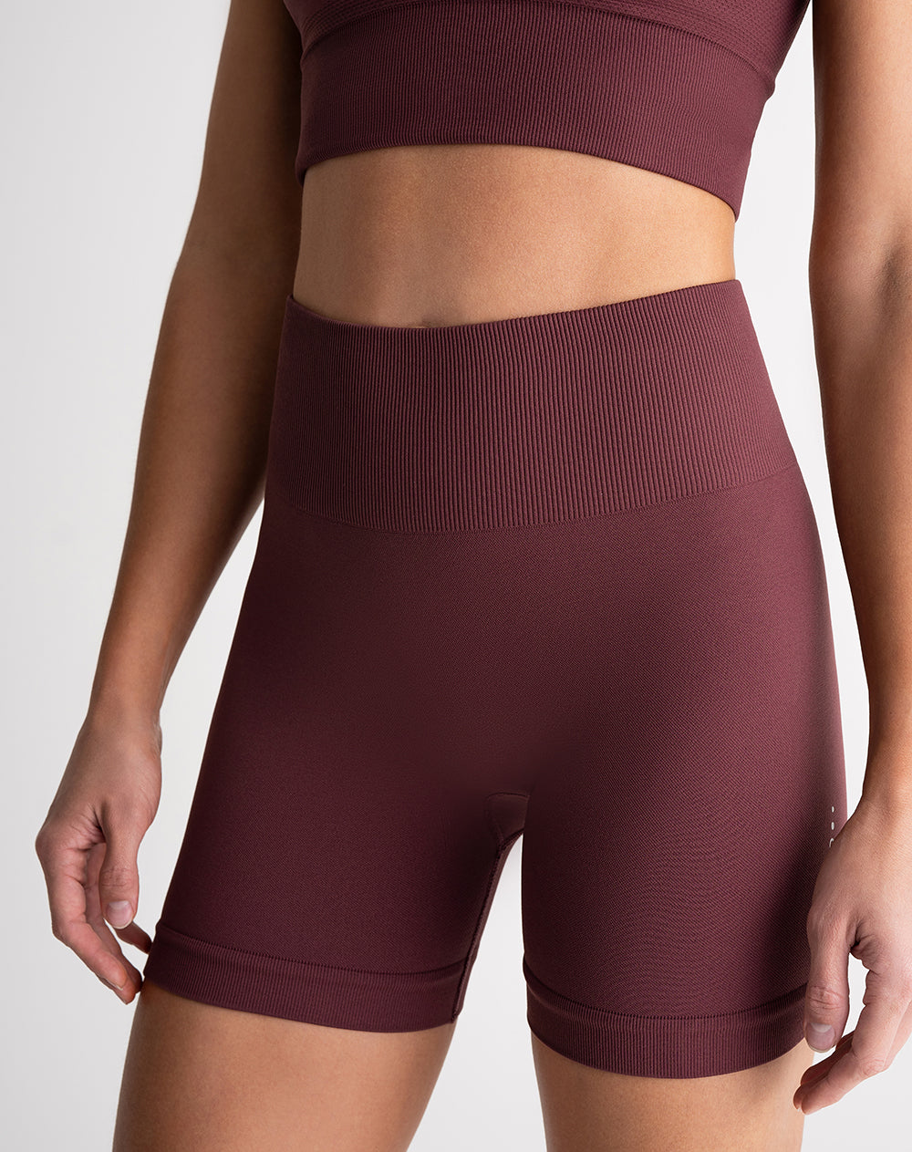 Biker deportivo seamless control abdomen vino tinto mujer